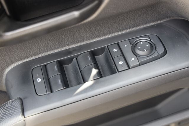2026 Toyota Tacoma SR5 - Photo 15