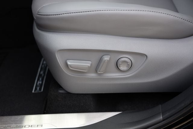 2026 Toyota Highlander Limited - Photo 15