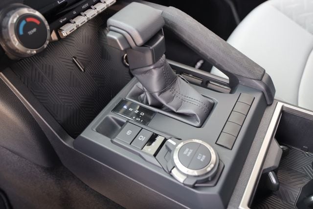 2026 Toyota Tacoma SR5 - Photo 21