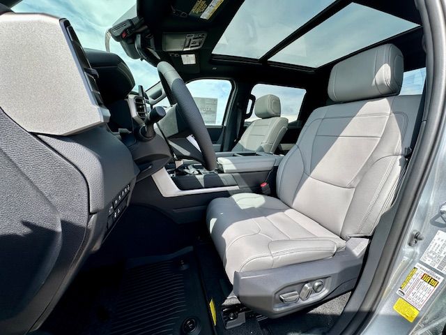 2026 Toyota Tundra Limited - Photo 7