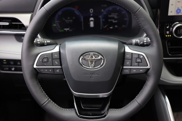 2026 Toyota Highlander Limited - Photo 32