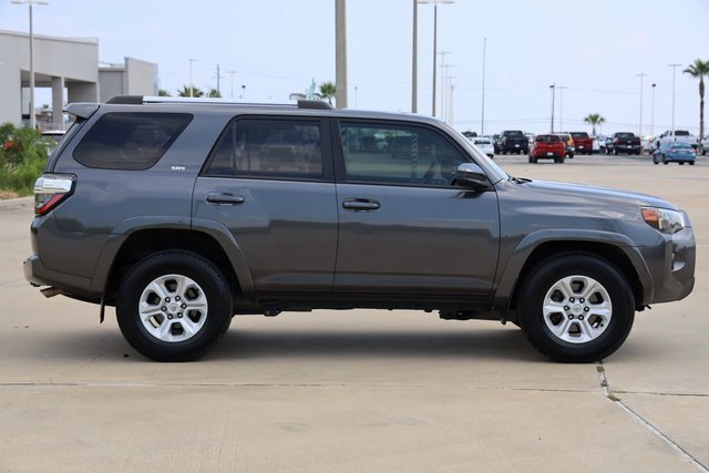 2022 Toyota 4Runner SR5 photo 4
