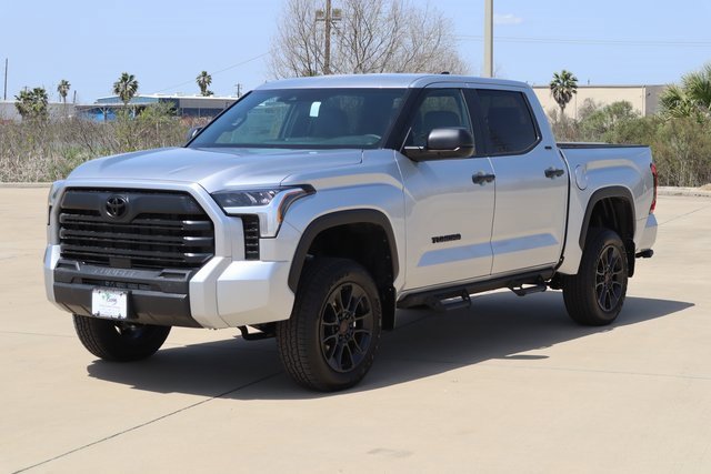 2025 Toyota Tundra SR5 CrewMax photo 3