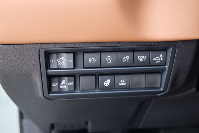 2026 Toyota Tundra 1794 Edition - Photo 17
