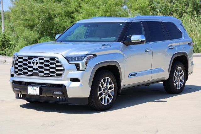2025 Toyota Sequoia SR5 photo 3