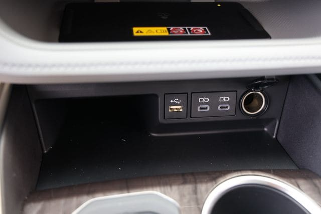 2026 Toyota Highlander Limited - Photo 23