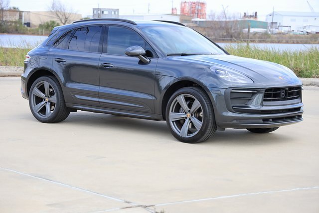 2022 Porsche Macan Base