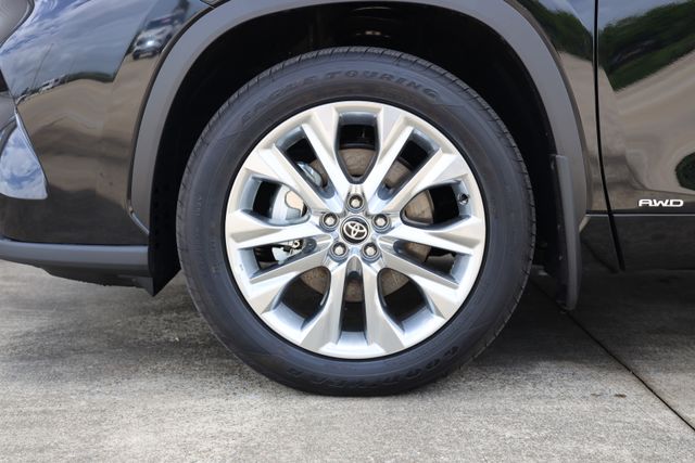 2026 Toyota Highlander Limited - Photo 9