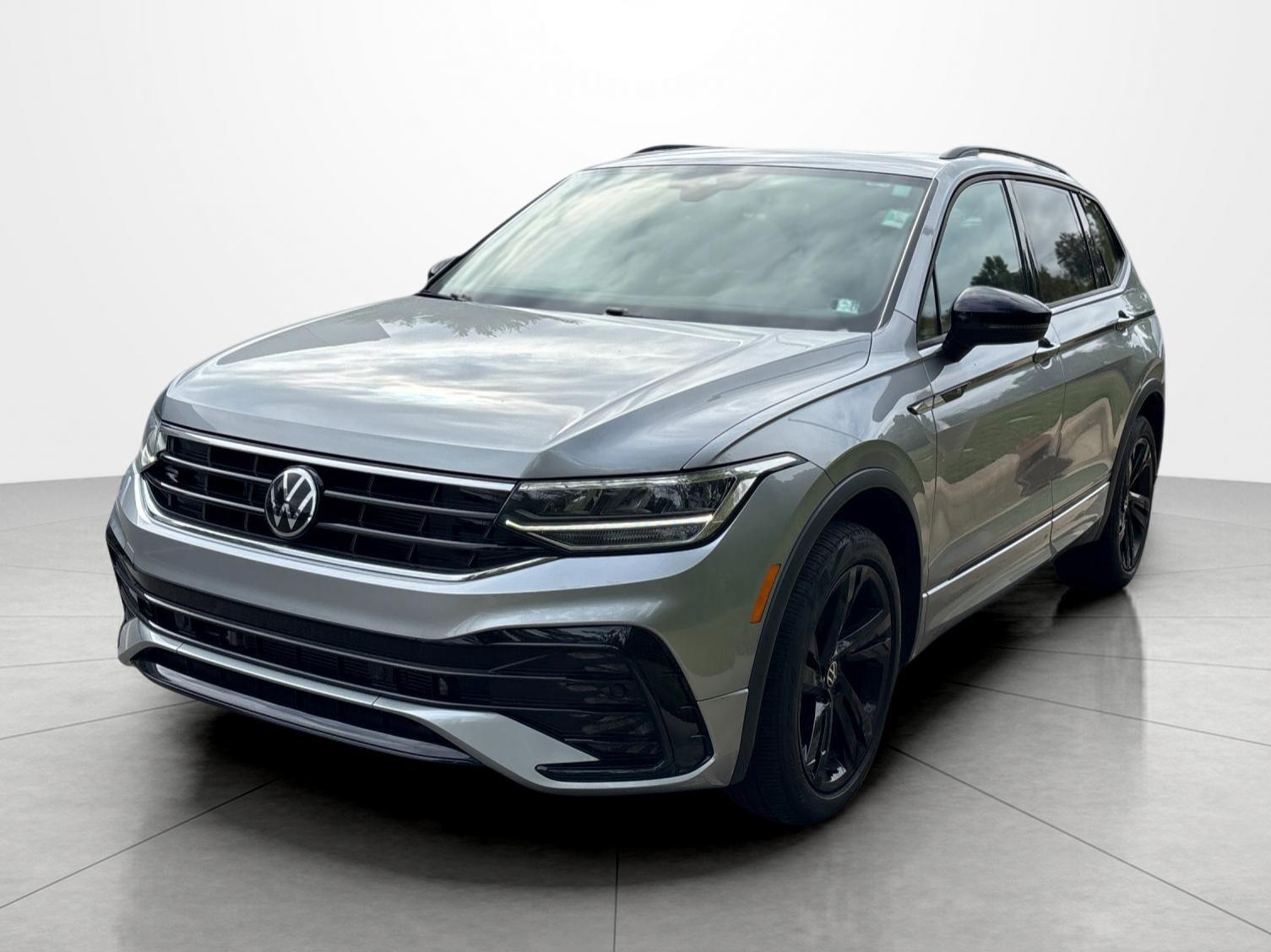 2023 Volkswagen Tiguan SE R-LINE BLACK