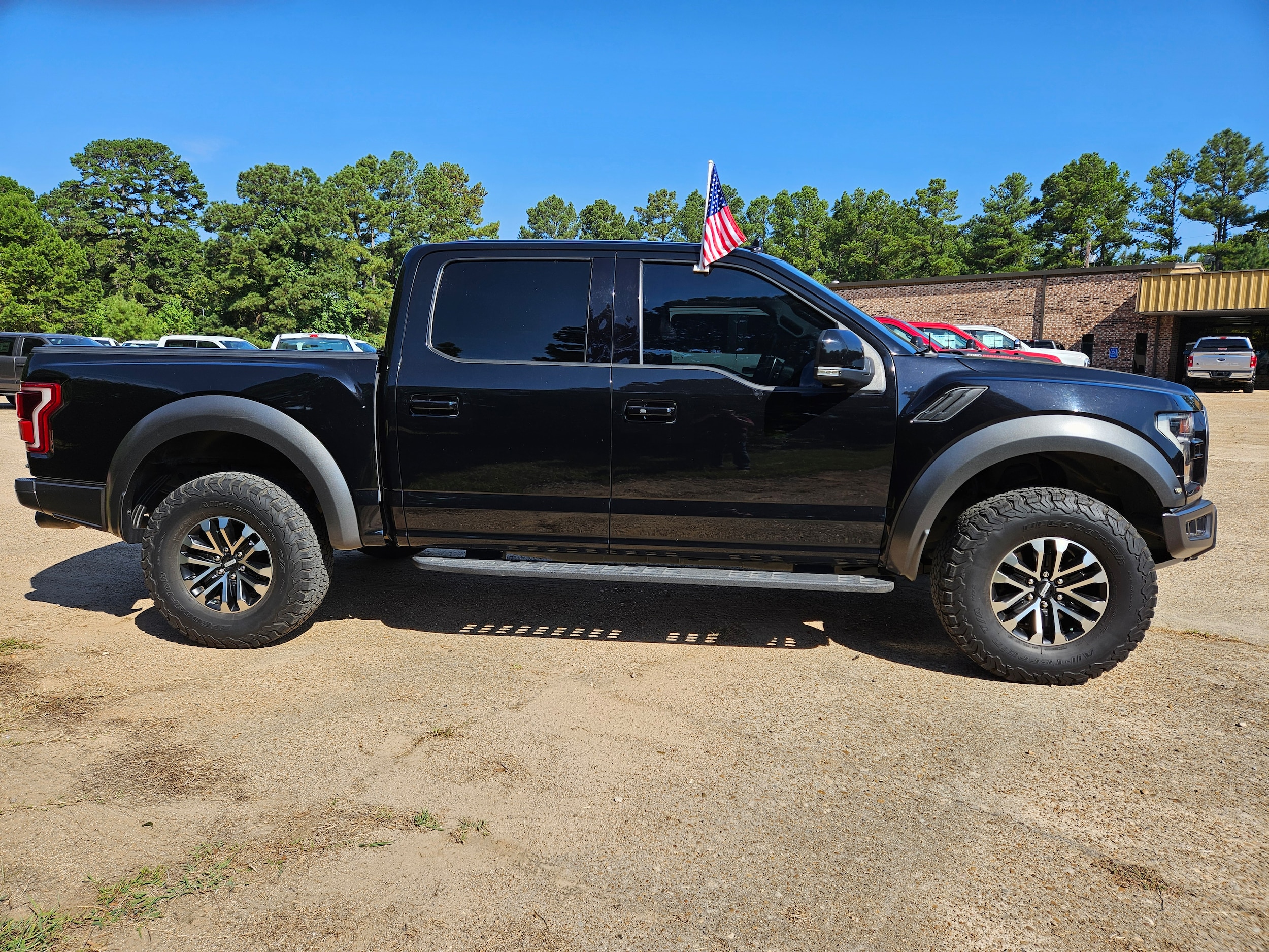 Used 2019 Ford F-150 Raptor with VIN 1FTFW1RG4KFD17911 for sale in Vivian, LA