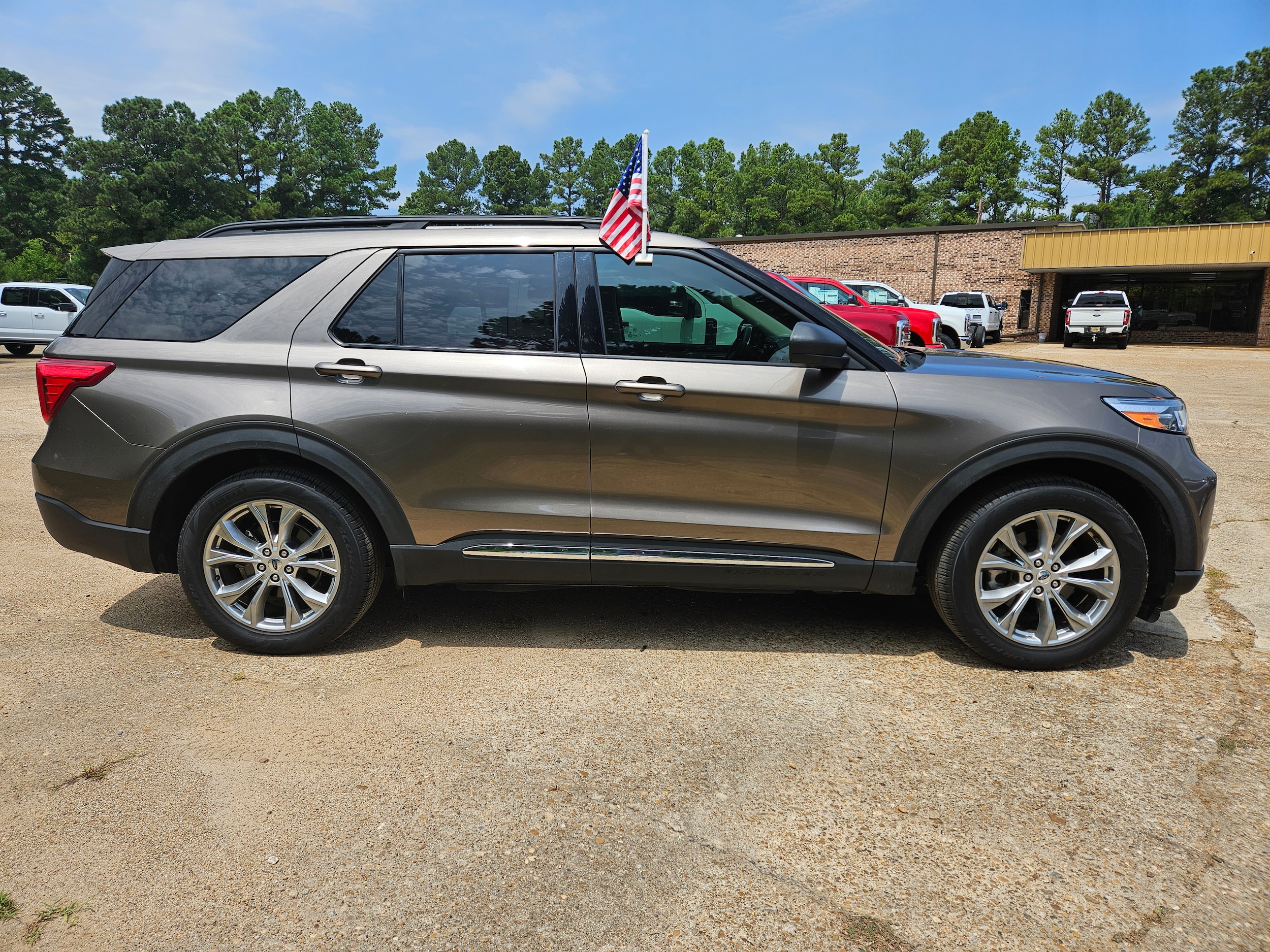 Used 2021 Ford Explorer XLT with VIN 1FMSK7DH0MGC42078 for sale in Vivian, LA