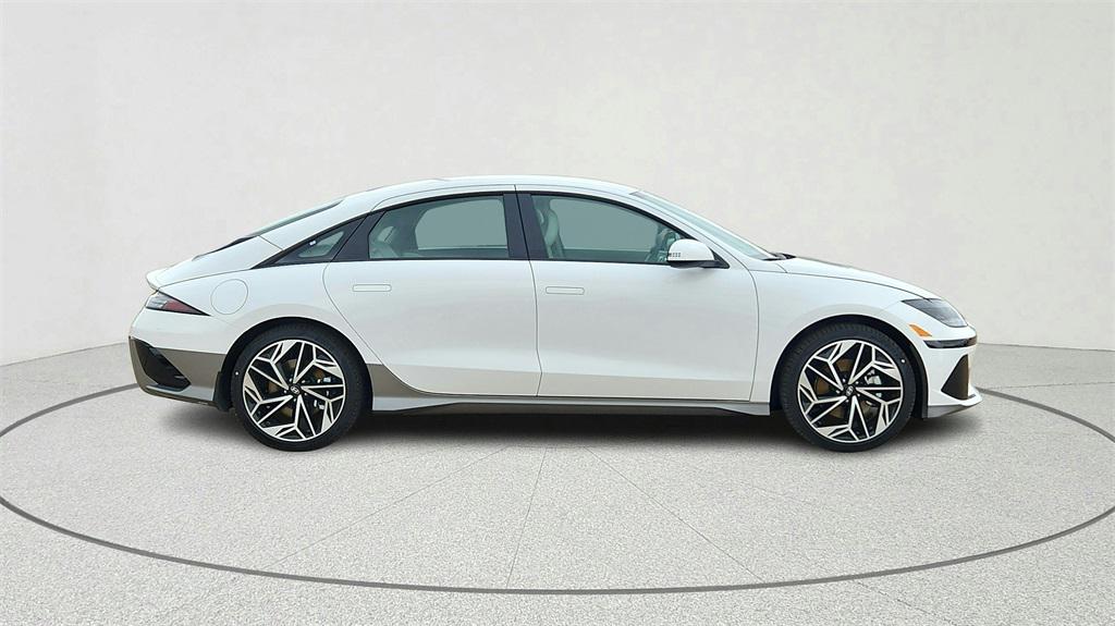 2025 Hyundai Ioniq 6 SEL photo 2