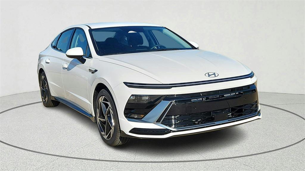 2026 Hyundai Sonata SEL's photo