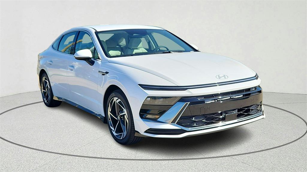 2026 Hyundai Sonata SEL's photo