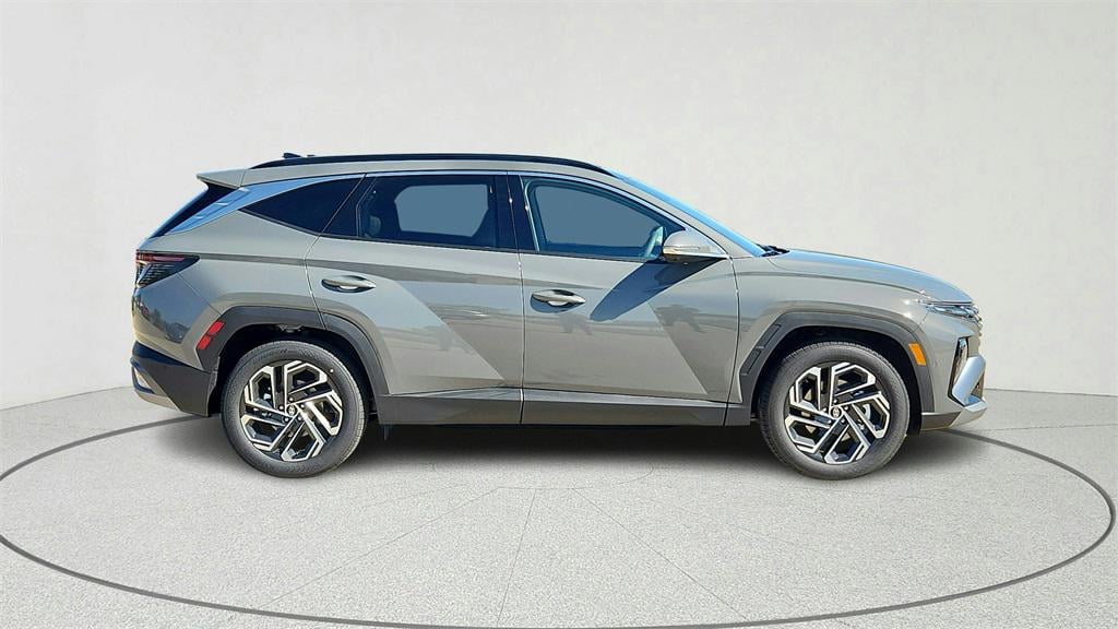 New 2026 Hyundai Tucson Limited FWD SUV