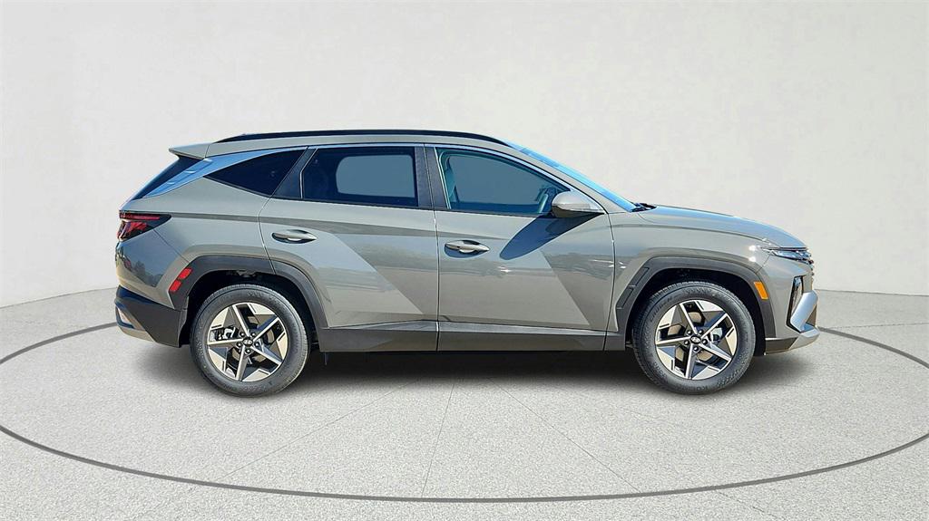 2026 Hyundai Tucson SEL photo 2