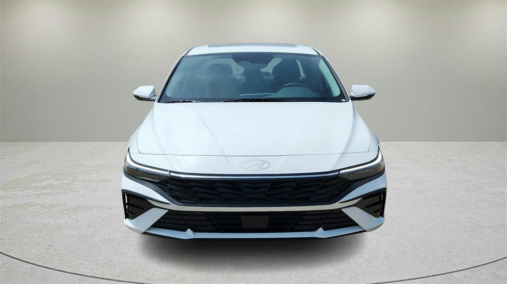 2025 Hyundai Elantra Limited photo 2