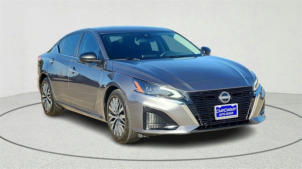 2024 Nissan Altima SV's photo