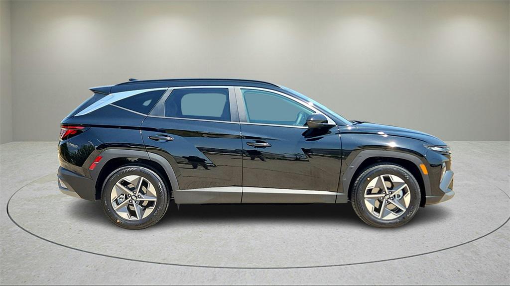 2026 Hyundai Tucson SEL photo 2