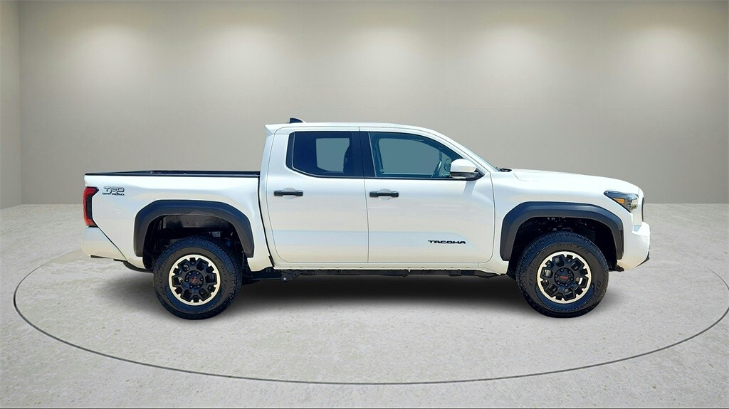 2024 Toyota Tacoma TRD Sport photo 2