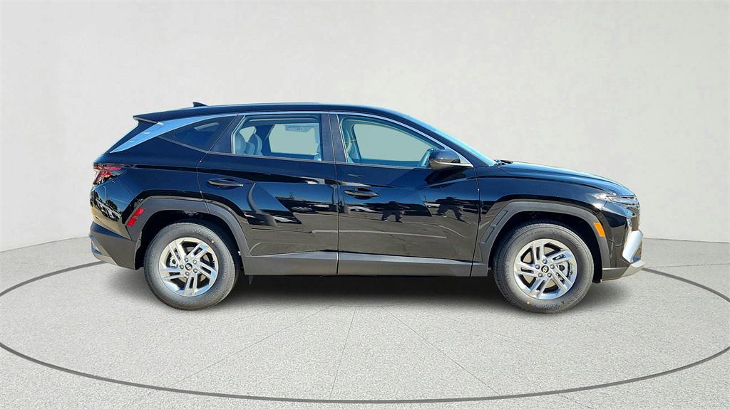 2026 Hyundai Tucson SE photo 2