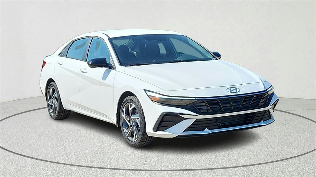 2025 Hyundai Elantra Sedan  2025 Hyundai Elantra Sedan