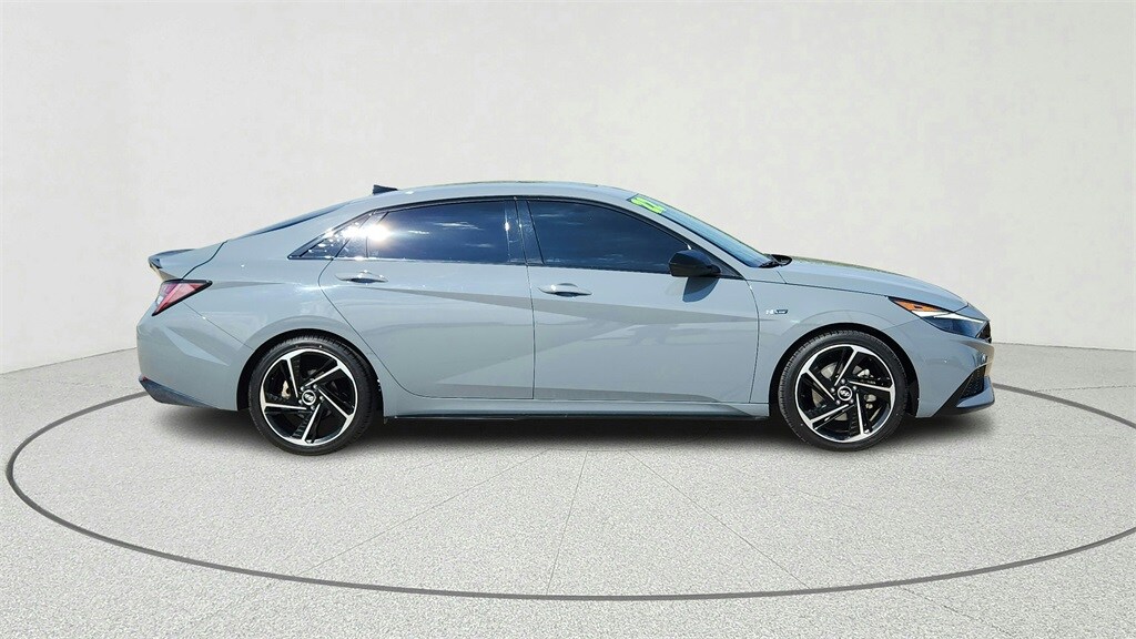 2022 Hyundai Elantra N Line photo 2