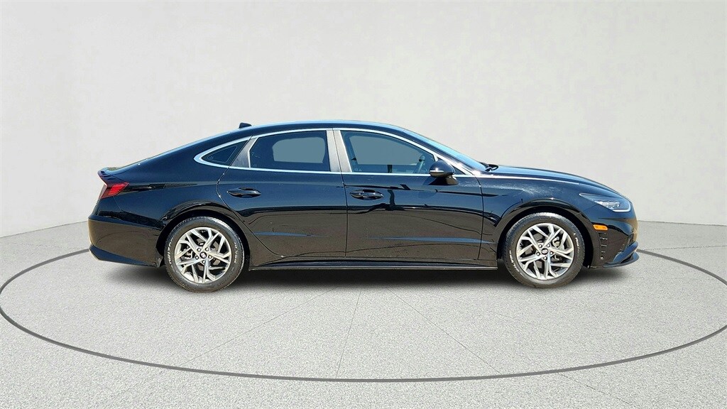 2023 Hyundai Sonata SEL photo 2
