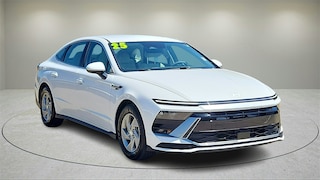 2025 Hyundai Sonata SE Sedan