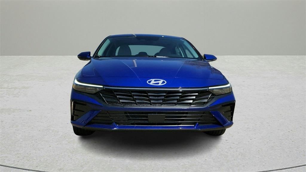 New 2025 Hyundai Elantra Limited Sedan