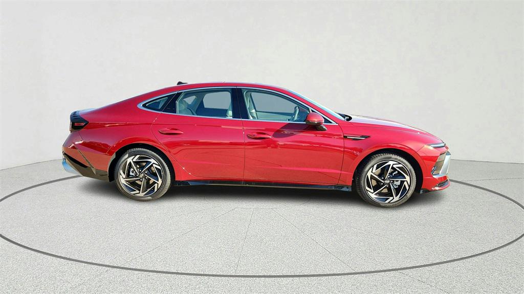 2026 Hyundai Sonata SEL Sport photo 2