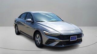 2024 Hyundai Elantra SE Sedan