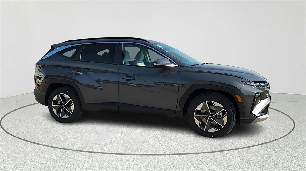 2025 Hyundai Tucson SEL Convenience photo 2