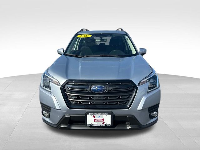 2023 Subaru Forester Premium photo 2