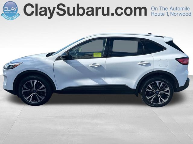 2022 Ford Escape SE's photo