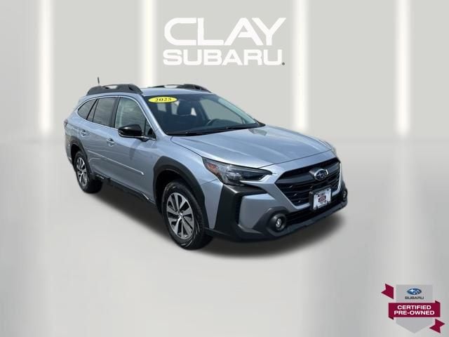 2025 Subaru Outback Premium's photo