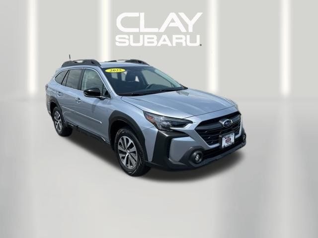 2025 Subaru Outback Premium's photo