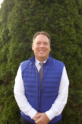 Staff member Scott from ID_10bcb0d8959a