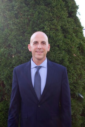 Staff member Brian from ID_10bcb0d8959a