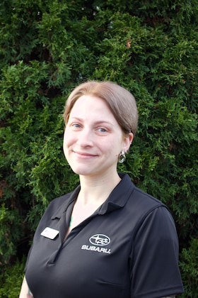Staff member Anna from ID_e38e360e3407