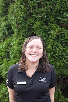 Staff member Abigail from ID_81d9b85fe020