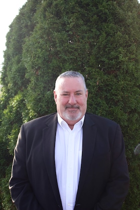 Staff member Mike from ID_10bcb0d8959a