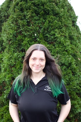 Staff member Olivia from ID_81d9b85fe020