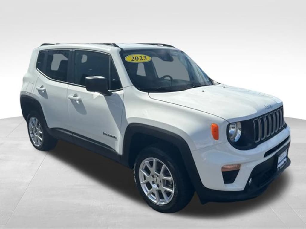 Used 2023 Jeep Renegade Latitude SUV
