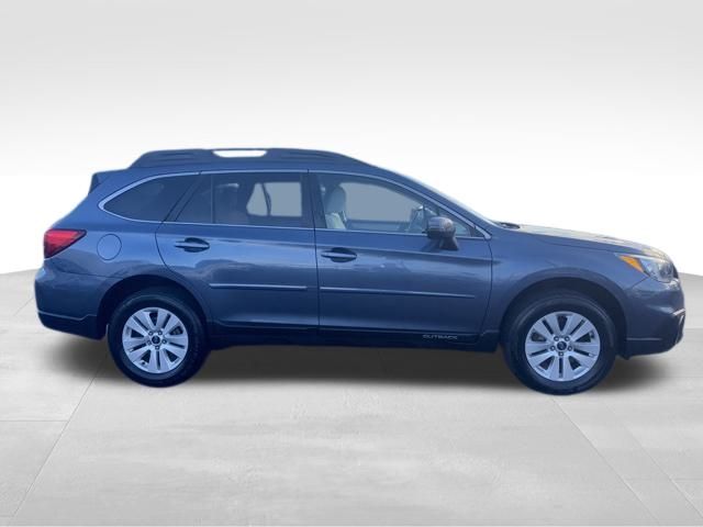2017 Subaru Outback 2.5i Premium photo 4