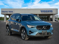 2023 Volvo XC40 B4 FWD Ultimate Dark Theme Front Wheel Drive