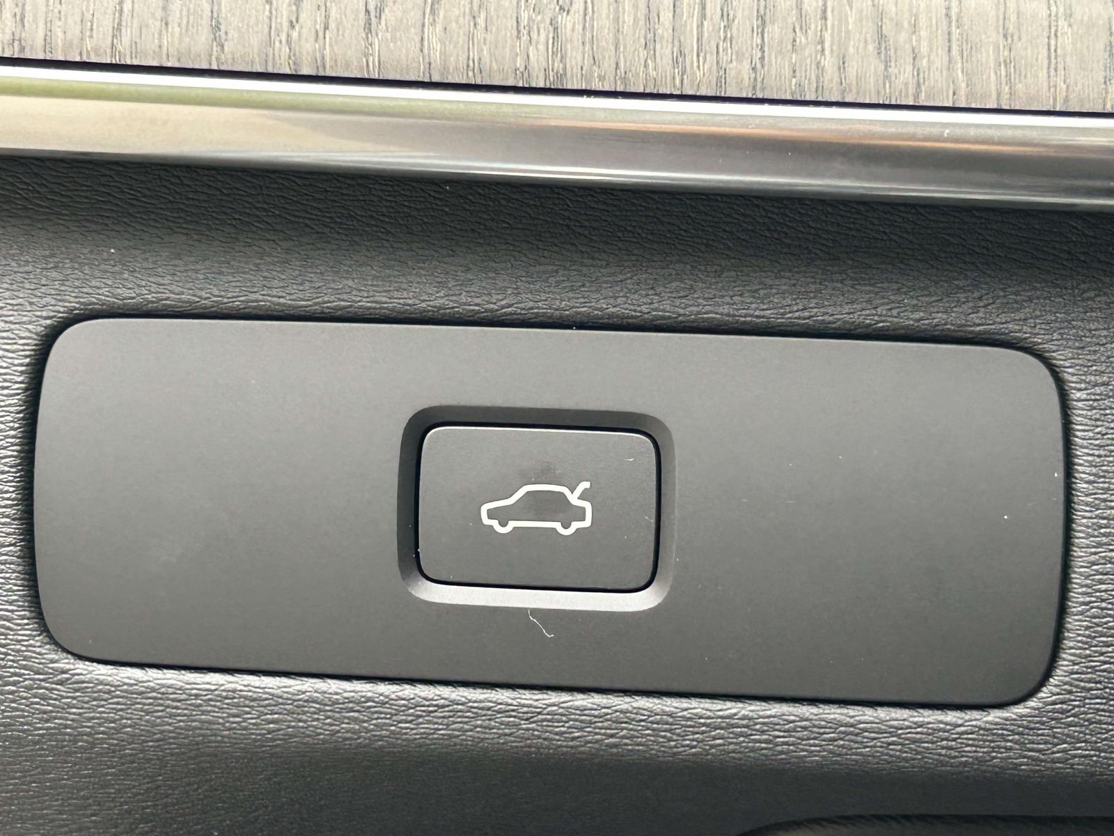 2026 Volvo XC90 Ultra - Photo 21