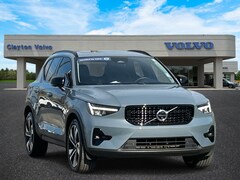 2023 Volvo XC40 B5 AWD Plus Dark Theme All Wheel Drive
