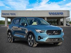 2024 Volvo XC40 B5 AWD Plus Dark Theme All Wheel Drive