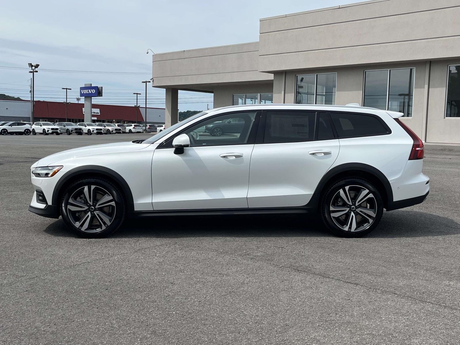 New Volvo V60 Cross Country in Knoxville, TN | Clayton Motors Inc.